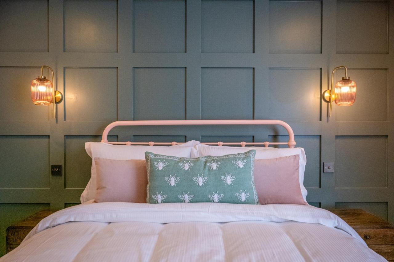 The Sheep And Penguin Hotel Wells Eksteriør billede
